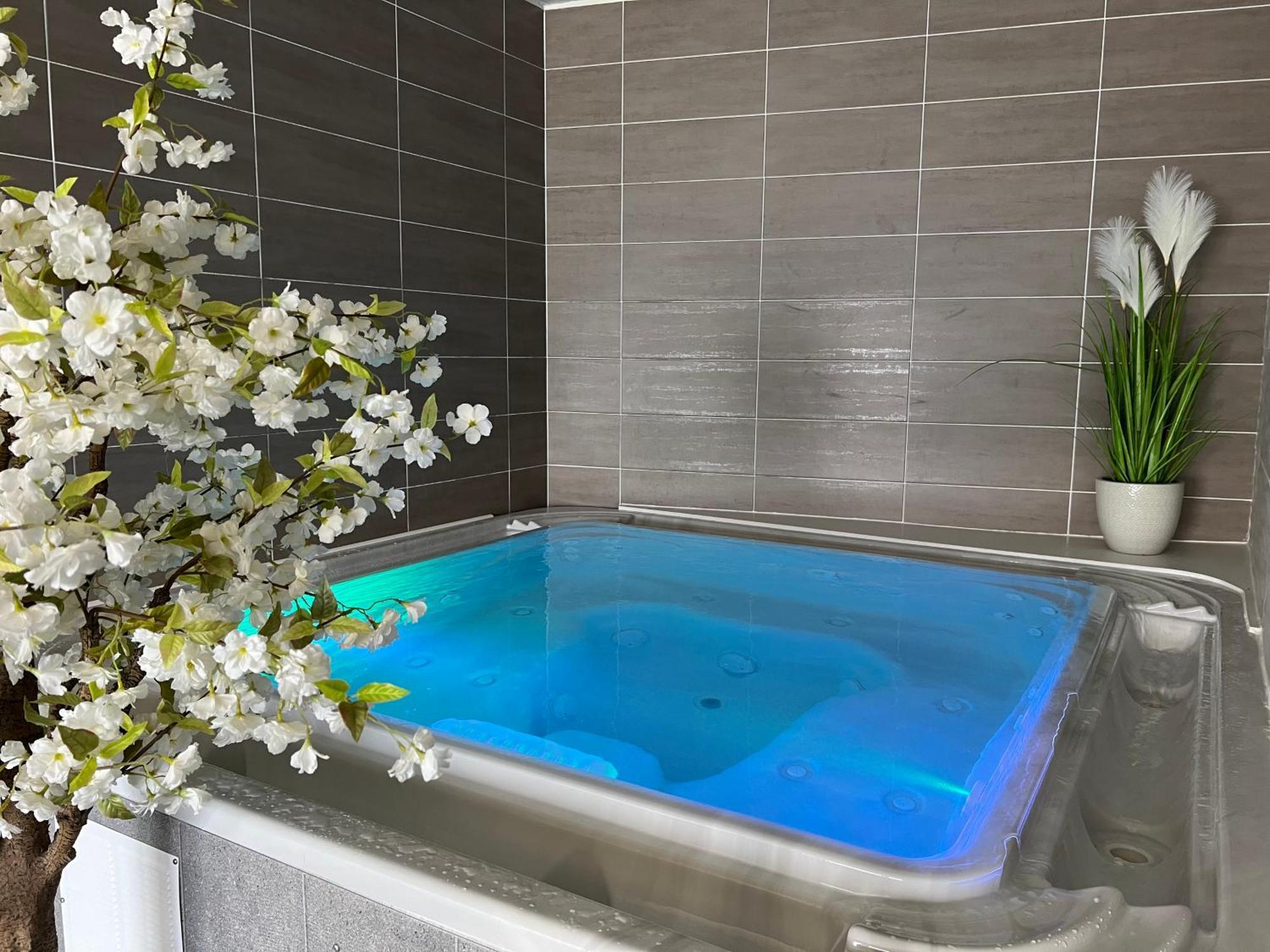 Hotel Calme Des Pins & Spa لي سابلِ دولونْ المظهر الخارجي الصورة