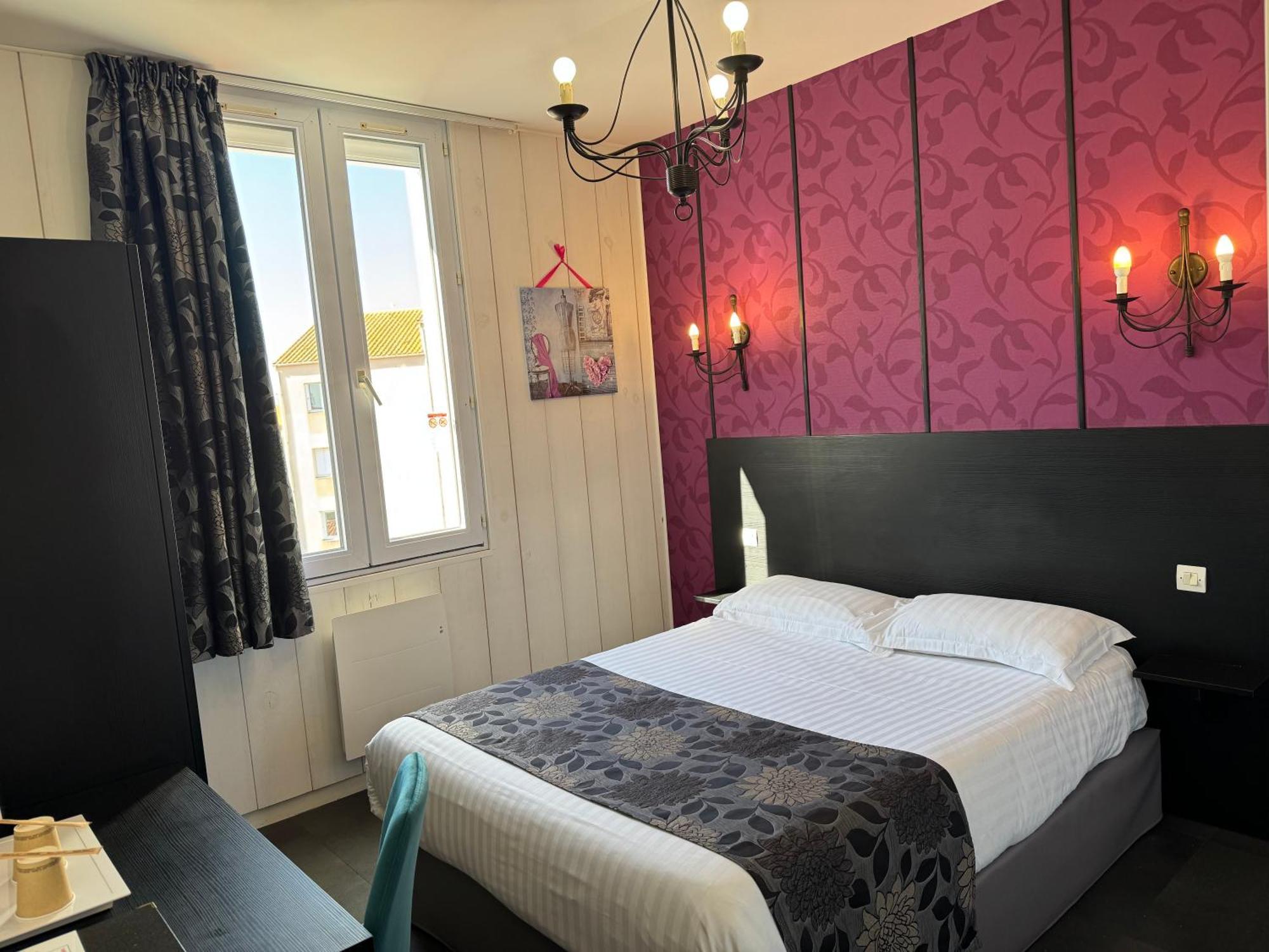 Hotel Calme Des Pins & Spa لي سابلِ دولونْ المظهر الخارجي الصورة