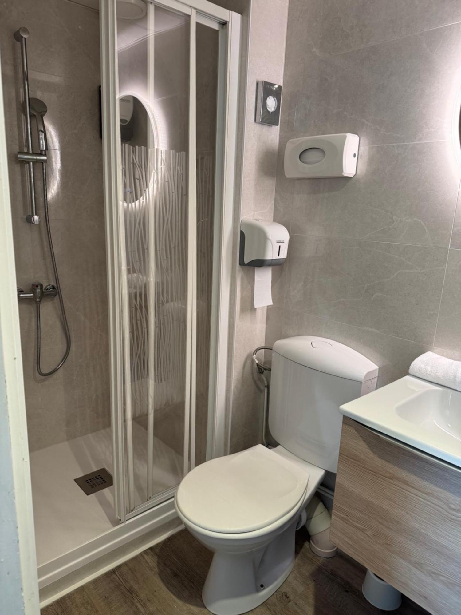 Hotel Calme Des Pins & Spa لي سابلِ دولونْ المظهر الخارجي الصورة